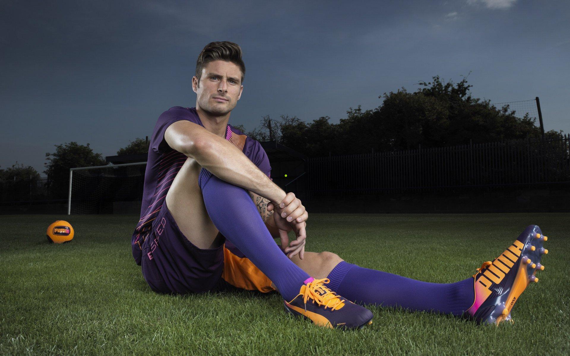 利物浦女足球员遭长期跟踪骚扰，42岁涉案商人认罪待判