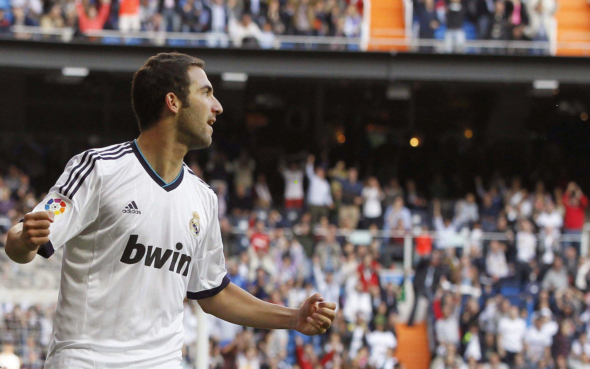 瑞士四比一轻取瑞典 距世界杯仅差一分 扎卡点射恩多耶传射闪耀