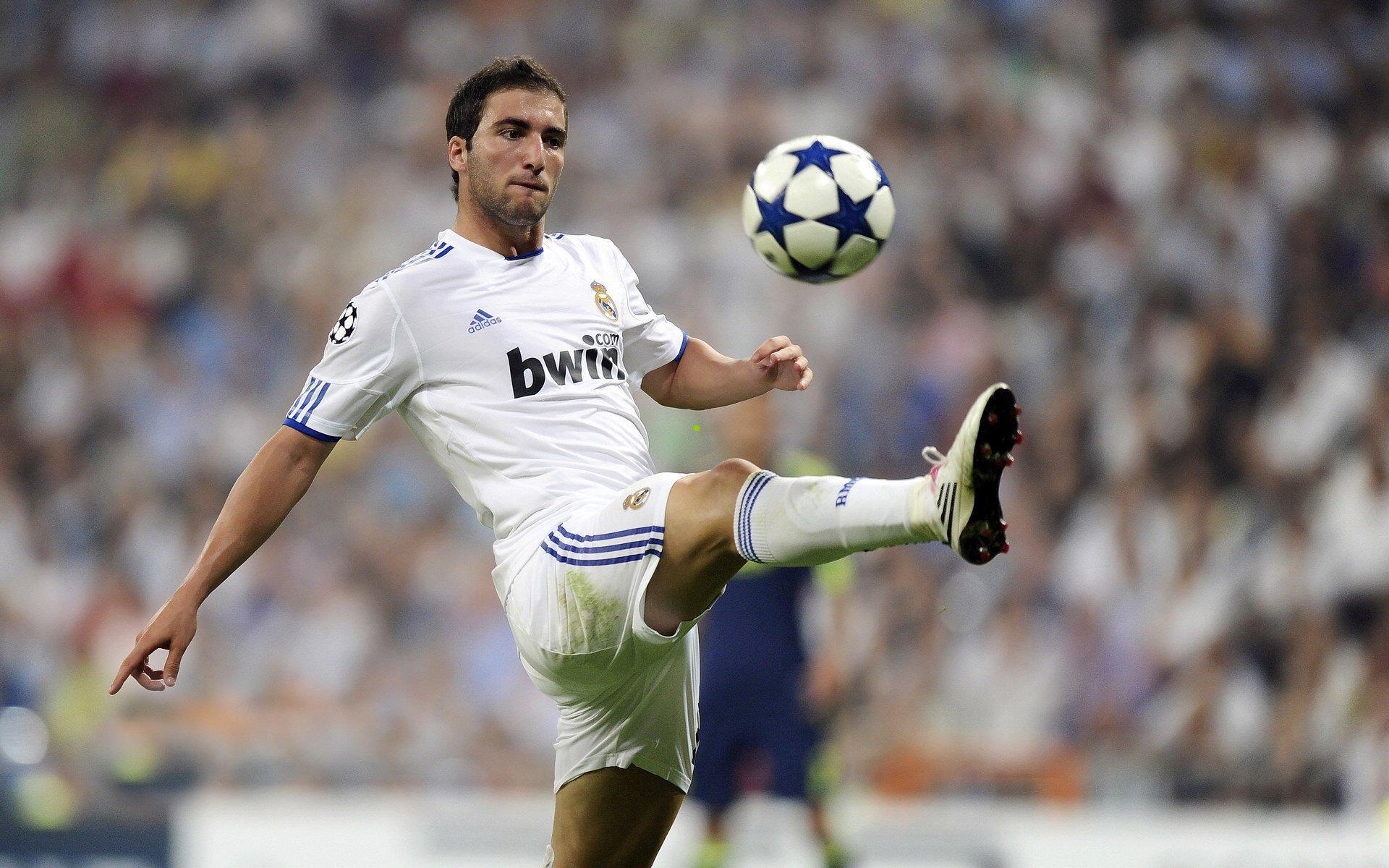 马明宇惊天远射定乾坤 追忆96亚洲杯那脚划破夜空的传奇