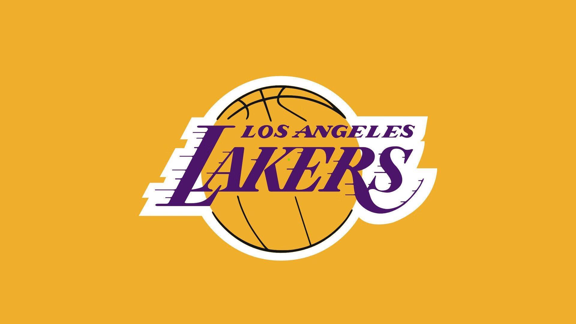 雷霆队球员与球迷热情互动，社交媒体分享签名时刻点燃篮球社区