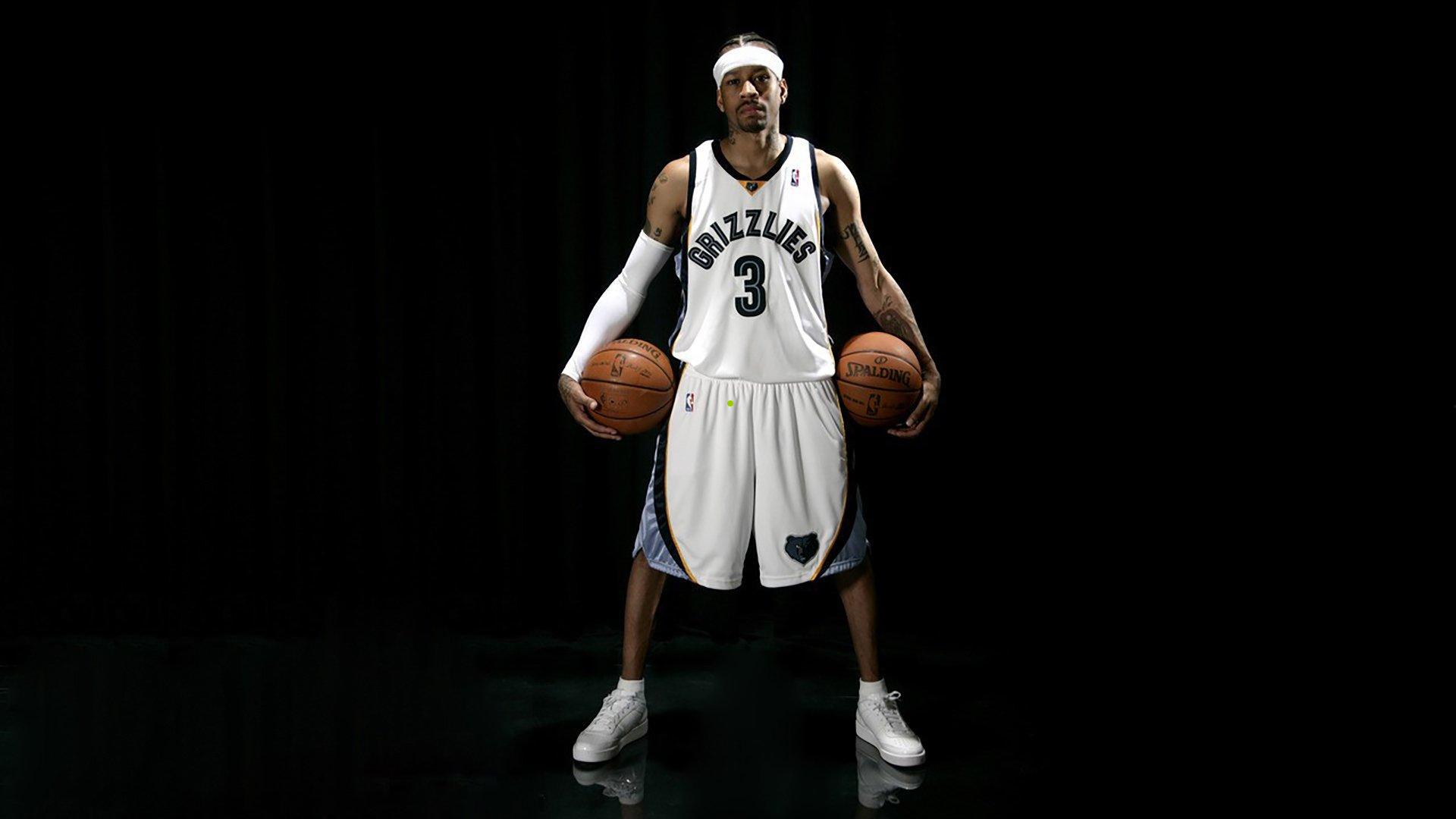 雷霆队球员与球迷热情互动，社交媒体分享签名时刻点燃篮球社区